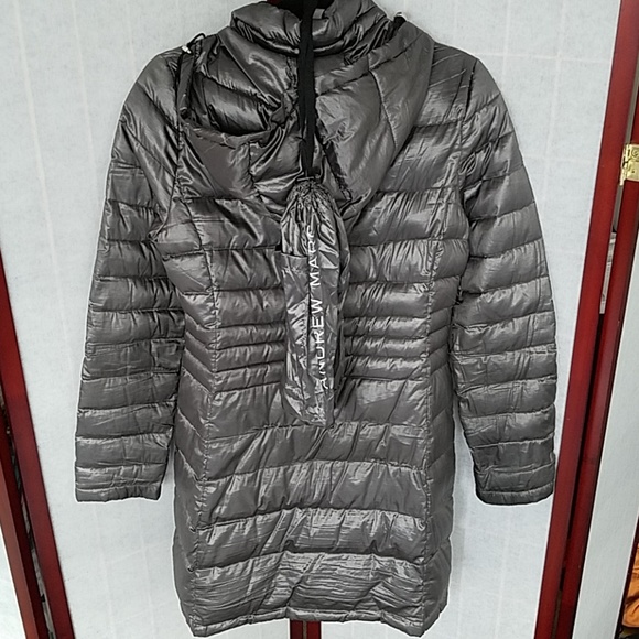 Andrew Marc silver packable down jacket. Size S. - Picture 2 of 4